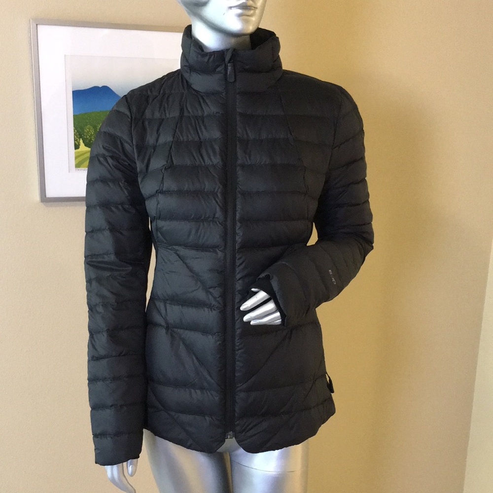The North Face Women's Lucia Hybrid Down Jacket in black